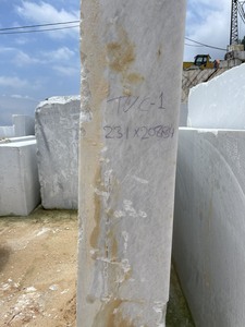 Bloc de marbre blanc cristallin brut du Vietnam, grande taille, directement de la carrière, blocs de marbre naturel, utilisation pour appartements modernes, écologique et durable - Product Image 4
