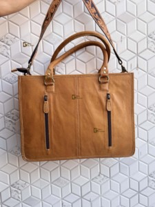 Sac fourre-tout en cuir sculpté à la main avec franges, élégant sac à main en cuir jacquard, sacs en cuir multi-usages pour femmes - Product Image 4