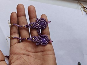 ต่างหูทำมือสีม่วงสไตล์โบโฮประดับลูกปัดทองและหินสำหรับผู้หญิง - Product Image 1
