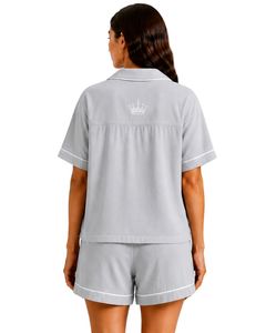 Ensemble de pyjama pour femmes personnalisé gris clair, manches courtes, boutonné, vêtements de nuit doux et respirants, vêtements de détente décontractés pour l'été - Product Image 2