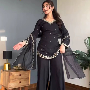 ขายส่งเสื้อคุर्ตาแฟชั่นดีไซน์ใหม่สไตล์อินเดีย-ปากีสถานสำหรับผู้หญิง ผ้าเครปเนื้อหนาคุณภาพดี เหมาะสำหรับงานปาร์ตี้ - Product Image 1