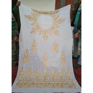 Collection unique de tissus somaliens pour robes de mariée, avec des motifs brodés à la main, pour les tenues de fête des filles et la confection de robes de qualité export. - Product Image 3