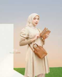 Sac à main en cuir synthétique de qualité supérieure avec fermeture éclair, bandoulière réglable, poche fonctionnelle et portefeuille intégré - Product Image 1