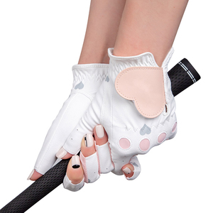 Gants de golf blancs pour femmes, demi-doigts, avec motif cœur rose, en cuir microfibre, à enfiler, pour le sport - Product Image 1