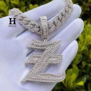 Pendentif personnalisé en gros avec nom, collier initial 3D serti de diamants baguette, pendentif hip-hop lettre gothique personnalisée - Product Image 3