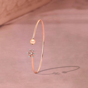 Bracelet en diamants White Stone Station avec chaîne en or jaune et design à accents ronds alternés - Product Image 1