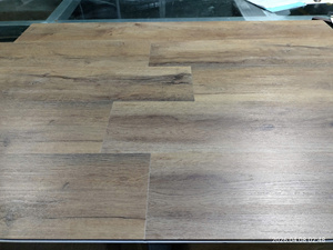 Planchas de vinilo de lujo de roble moderno con microbisel para uso residencial y comercial, impermeables para exteriores, instalación con sistema de clic de doble bloqueo. - Product Image 5