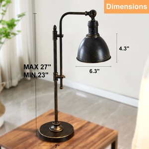 Lámpara de Mesa de Latón Hecha a Mano con Acabado Rústico, Lámpara Decorativa para Mesita de Noche y Estudio - Product Image 4