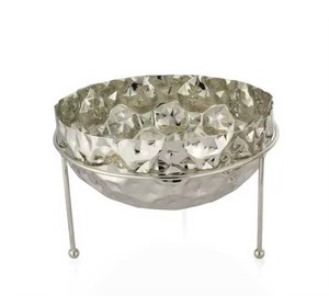Bol en métal fait main, au design glamour et finition polie, idéal pour servir des aliments lors de fêtes - Product Image 1