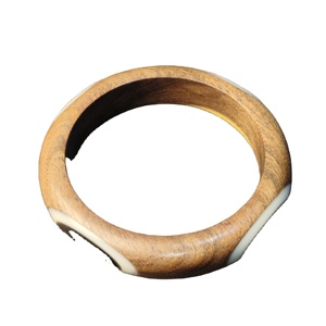 Brazalete de Madera y Resina de Lujo Personalizado, Pulido a Mano por Artesanos, con Incrustaciones de Resina en Contraste, Joyería Ecológica - Product Image 1