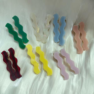 Pasador de Pelo Ondulado de Acetato - Product Image 2