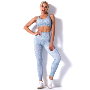 Conjunto deportivo de yoga con sujetador y leggings con diseño estampado para mujer, ropa deportiva sin costuras, conjunto deportivo de cintura alta para gimnasio, correr y hacer deporte. - Product Image 1
