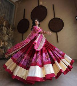 Lehenga Choli de Algodón para Mujer con Dupatta Estampada y Trabajo de Espejo, Patta de Lona con Gran Volumen, Largo hasta el Suelo, de Secado Rápido, para Bodas y Fiestas Indias - Product Image 3