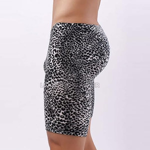 กางเกงขาสั้นรัดรูปผู้ชาย ดีไซน์ล่าสุดปี 2026 ยืดหยุ่นได้ ระบายอากาศ แห้งเร็ว ผลิตจากผ้าสแปนเด็กซ์/โพลีเอสเตอร์ บริการ OEM - Product Image 5