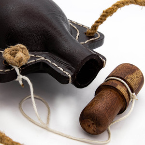 Gourde médiévale de haute qualité en cuir de vache véritable, fabriquée à la main, gourde historique en cuir pour boisson - Product Image 2