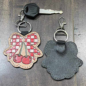 Nuevo Diseño Llavero de Cuero Genuino de Lujo Hecho a Mano con Diseño de Lazo y Cuadros, Accesorio de Regalo Unisex - Product Image 6