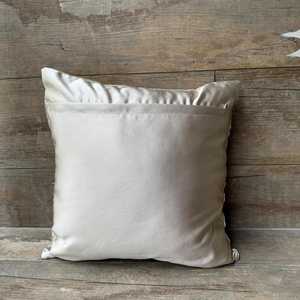 Funda de Cojín Decorativa de Lujo Hecha a Mano con Cuentas de Algodón y Bordados Personalizables para Sofá, Cama, Sillas y Decoración del Hogar - Product Image 6