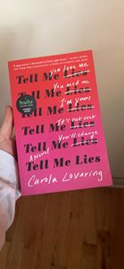 Novela 'Tell Me Lies' de Carola Lovering, Libro de Ficción en Rústica, Historia de Romance y Drama para Adultos, Impresión Digital - Product Image 4