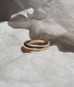 Bagues de mariage solitaires en diamant de laboratoire rond de 3,5 mm, serties en clos, minimalistes, modernes, délicates, de luxe, en or massif 14 carats, vente en gros - Product Image 1