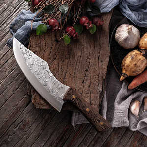Cuchillo de Chef de Acero de Damasco Forjado a Mano con Mango de Madera y Acabado Pulido para Cocina Profesional y Preparación de Alimentos - Product Image 1