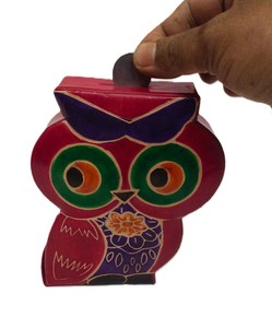 Cartera de Cuero Hecha a Mano con Forma de Animal y Patrón Cuadrado, Temática Artificial, Souvenir de Delhi, Modelo Lowellcraft - Product Image 4