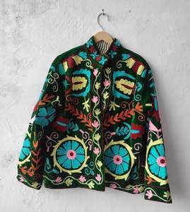 Chaqueta de terciopelo verde con bordado a mano, estilo bohemio, chaqueta bordada Suzani, chaqueta corta - Product Image 5