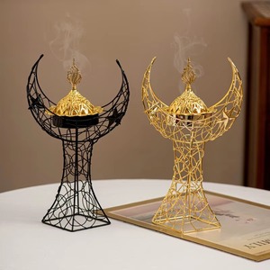 Brûleur d'encens en métal doré avec couvercle en dôme orné, support décoratif artisanal pour aromathérapie, utilisation toute saison - Product Image 5
