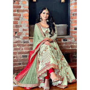 Elegantes Vestidos de Noche Verde Talla L con Parte Superior e Inferior y Dupatta, con Bordado Intenso y Trabajo de Lentejuelas y Cuentas - Product Image 6