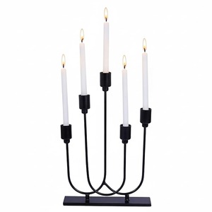 เชิงเทียนโลหะสีดำทันสมัยแบบห้าแขน สำหรับตกแต่งโต๊ะ เชิงเทียนตั้งโต๊ะสไตล์ร่วมสมัย เหมาะสำหรับห้องนั่งเล่น โต๊ะรับประทานอาหาร งานแต่งงาน และงานอีเว้นท์ต่างๆ - Product Image 1