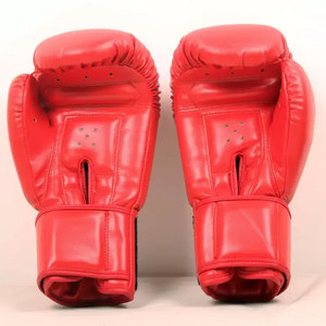 Gants de boxe en cuir blanc, noir et rouge personnalisables avec fermeture Velcro pour l'entraînement des adultes - Product Image 5