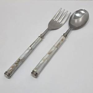 Elegante juego de cubiertos metálicos con mangos de nácar, acabado de alto brillo, juego de cuchara y tenedor para mesa de boda. - Product Image 2