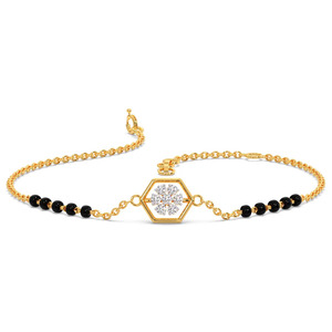 Pulsera de Diamantes con Diseño Floral Hexagonal, Cadena de Oro Amarillo y Detalles Laterales de Piedra Negra - Product Image 2