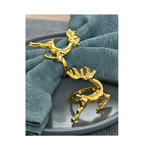 Anneaux de serviette en forme de renne doré, technique de moulage à la main, designs personnalisables, anneaux de serviette de luxe pour la décoration de table de Noël. - Product Image 2