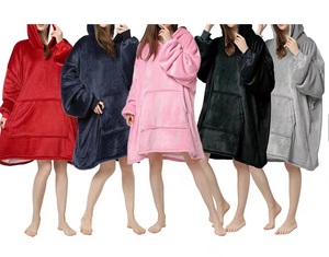 Poncho-couverture à capuche en peluche surdimensionné avec poche, en polaire, pour adulte - Product Image 1