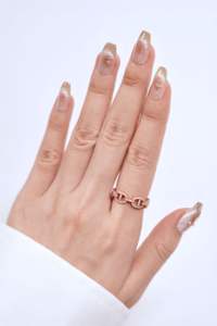 Uñas Postizas Personalizadas con Brillo Nude, Uñas Artificiales al por Mayor, Diseño Degradado Champán con Estrellas, Forma Almendrada, OEM ODM Helios - Product Image 3