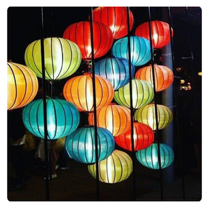 Belles lanternes rondes en soie de bambou pour la maison et le jardin 100% fabriquées à la main du Vietnam - Product Image 4