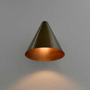 Applique Murale Industrielle en Métal Conique, Design Géométrique, Luminaire d'Intérieur Durable, Décoration Maison, Style Salon - Product Image 2