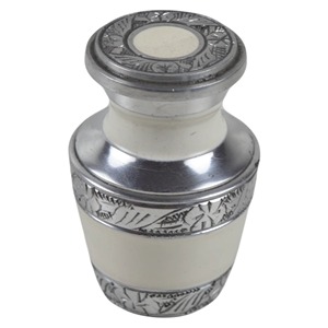 Urna Funeraria Clásica Real, Grande y Pequeña, con Diseño Grabado, de Alta Calidad y Acabado Brillante, para Cenizas de Adultos - Product Image 1