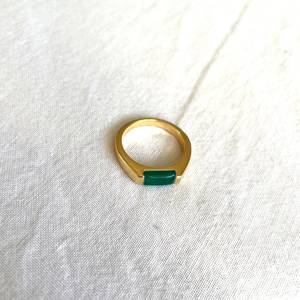Bague empilable classique en onyx vert naturel, argent sterling plaqué or, pour fêtes et festivals, bijoux faits à la main, fournisseur en gros - Product Image 1