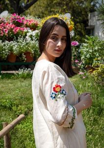 ชุดเสื้อท่อนบนและกางเกงสไตล์คาลิดาร์สุดสวยงานถักร้อยด้วยด้ายสีงาช้างที่มีสีสัน - Product Image 3