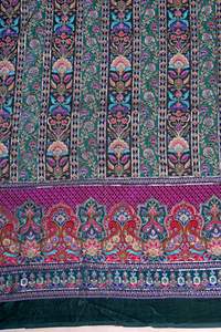 Tela con estampado floral en rayas color verde azulado oscuro con borde ornamental para diseño de vestido Kurti, material para ropa étnica. - Product Image 3