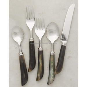 Juego de Cubiertos Clásico Dorado con Mango de Resina, Cuchara, Tenedor y Cuchillo de Acero Inoxidable, Vajilla al por Mayor para Comedor Fino, Decoración para el Hogar y la Cocina - Product Image 3