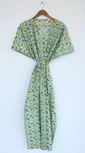 Robe longue kaftan pour femme, imprimé floral jaune fait main, col en V, vert menthe, coupe ample, en coton, style bohème, pour l'été - Product Image 2