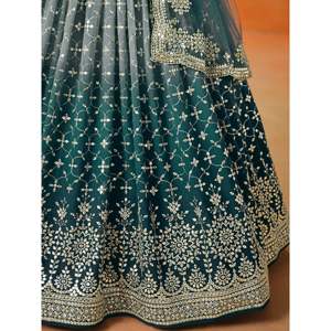 Hermoso Lehenga Choli de Georgette Azul Bordado para Damas de Honor de Talla Grande - Product Image 1
