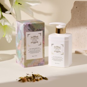 Loción Corporal Perfumada Hidratante Vegana y Orgánica Teabless, Aroma a Lavanda, Almizcle y Té Blanco, 480g - Product Image 5