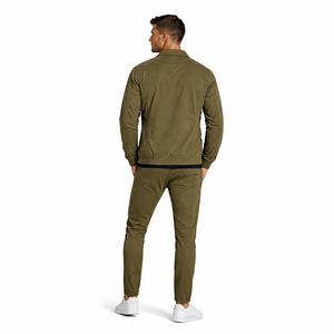 Ensemble veste et pantalon pour homme vert olive, coupe slim décontractée, veste zippée et pantalon chino, personnalisable OEM, mode streetwear - Product Image 3