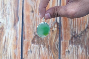 Colgante de Ónix Verde Natural al por Mayor, de Formas Mixtas, Chapado en Plata de Ley 925, Colgante de Piedra Preciosa Hecho a Mano, Joyería Cabujón a Granel - Product Image 3