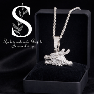 Colgante de Cobre Personalizable con Diamante Moissanite, Estilo Solemne y Elegante, Colgante de Cabeza de Dragón con Cuernos - Product Image 1