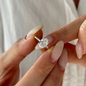 Anillo de Compromiso Solitario con Diamante Cultivado en Laboratorio de Corte Ovalado de 2 Quilates, Chapado en Oro Rosa, Joyería de Lujo para Novia, Regalo para Ella - Product Image 3