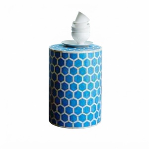 Taburete Artesanal con Incrustaciones Geométricas de Hueso, Mesa Auxiliar de Resina con Patrón Hexagonal Moderno, Mueble de Acento de Lujo para Sala de Estar, Venta al por Mayor - Product Image 2